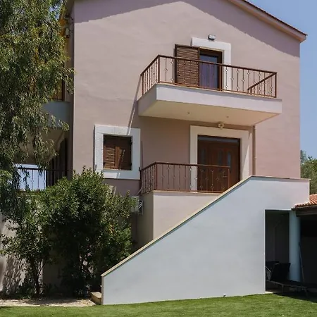 Eucalyptus Villa *